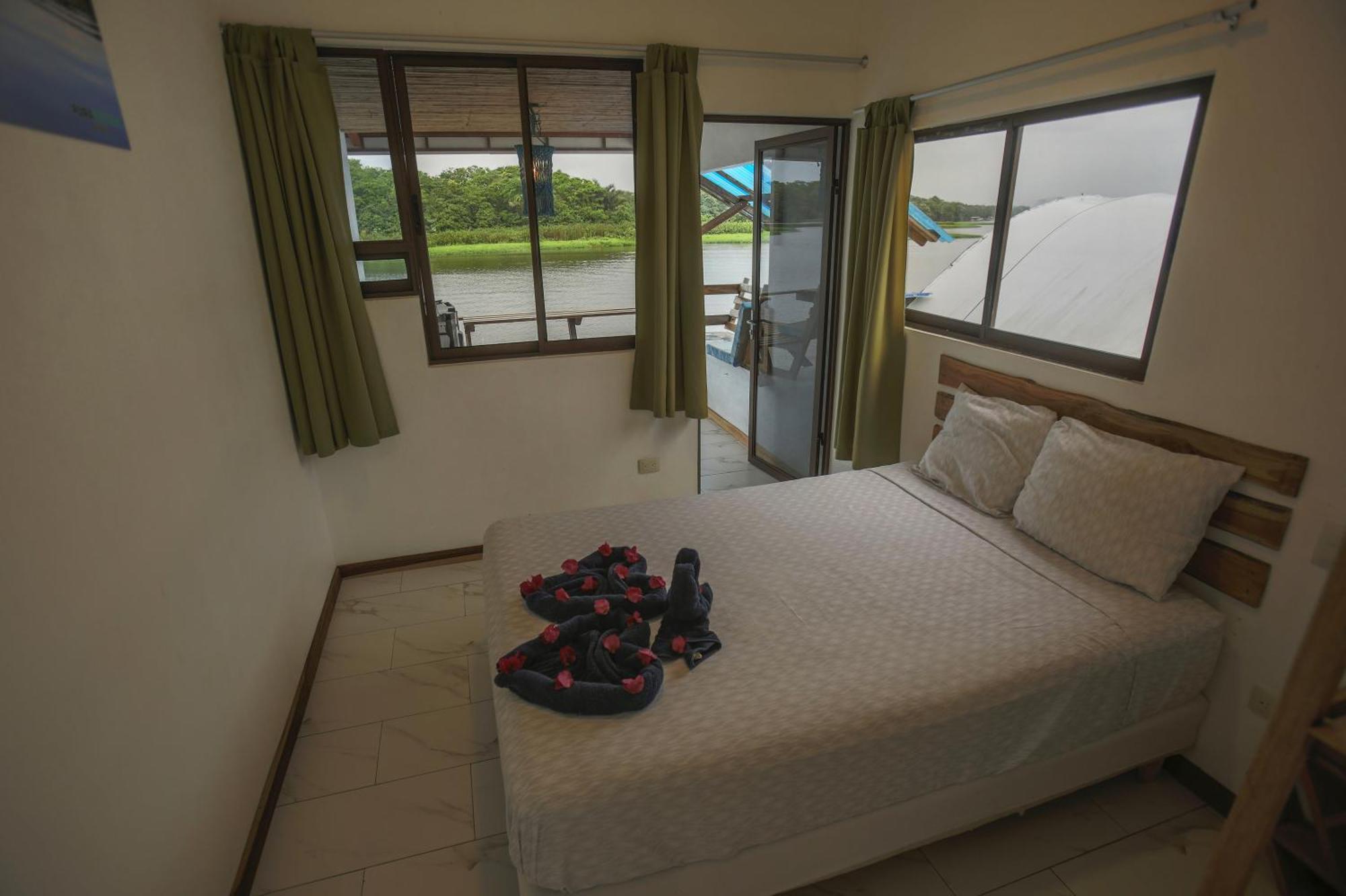 Hotel Pura Natura Riverside Tortuguero Eksteriør bilde