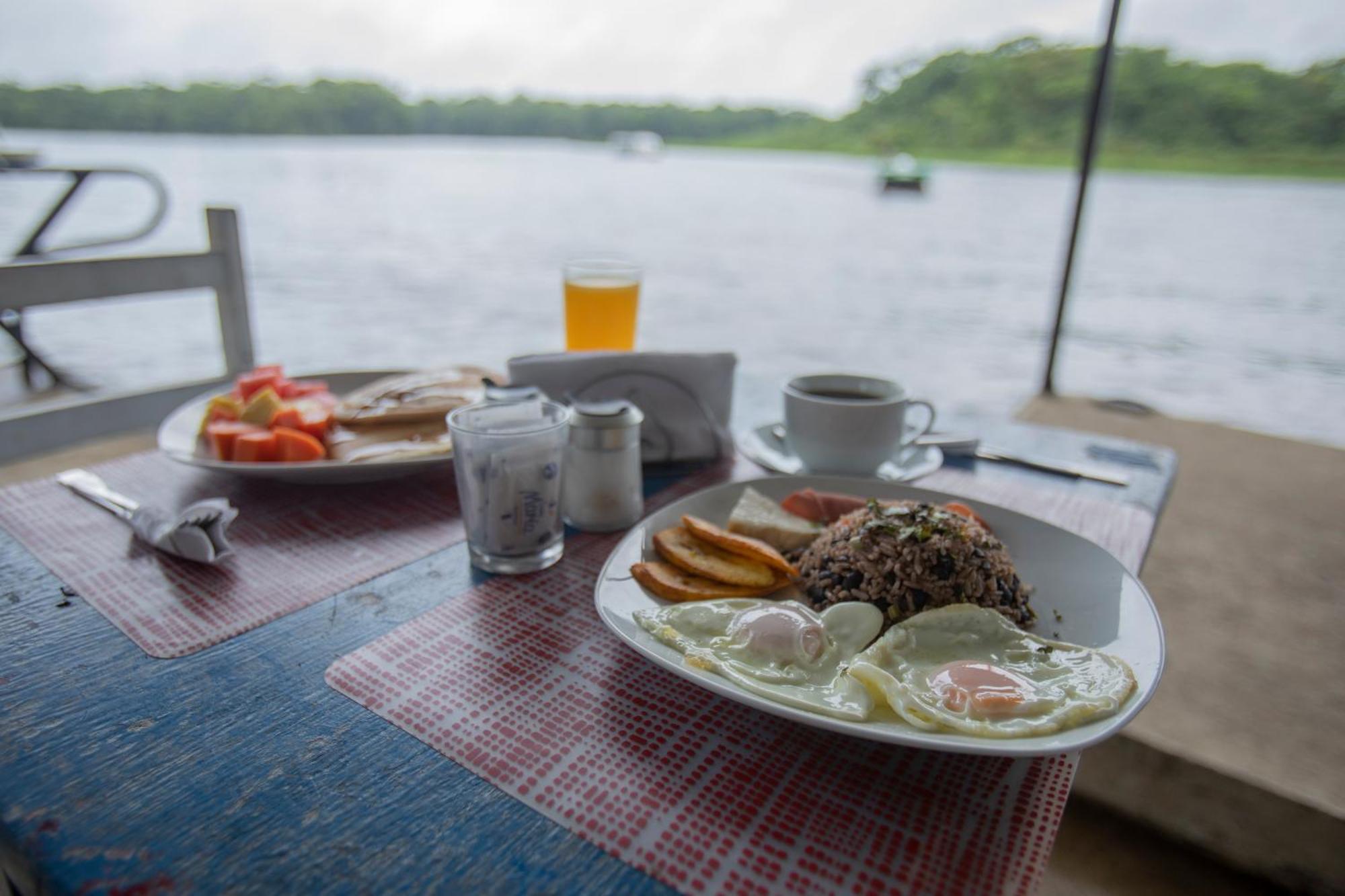 Hotel Pura Natura Riverside Tortuguero Eksteriør bilde