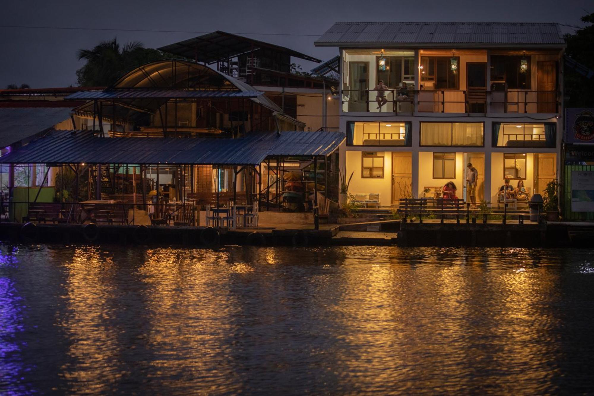 Hotel Pura Natura Riverside Tortuguero Eksteriør bilde